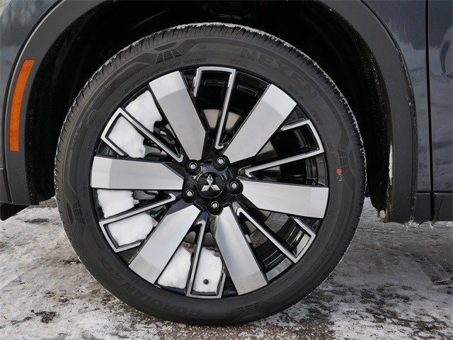 New 2026 Mitsubishi Outlander SE image 3