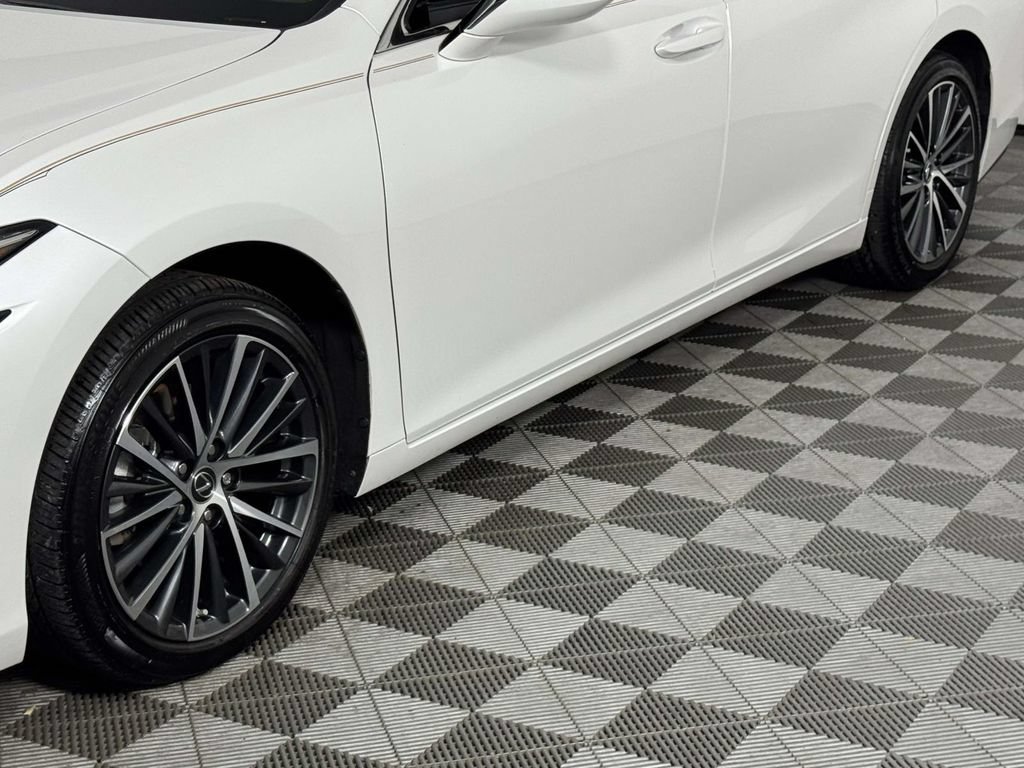 Used 2024 Lexus ES 350 w/ Premium Package FWD image 13