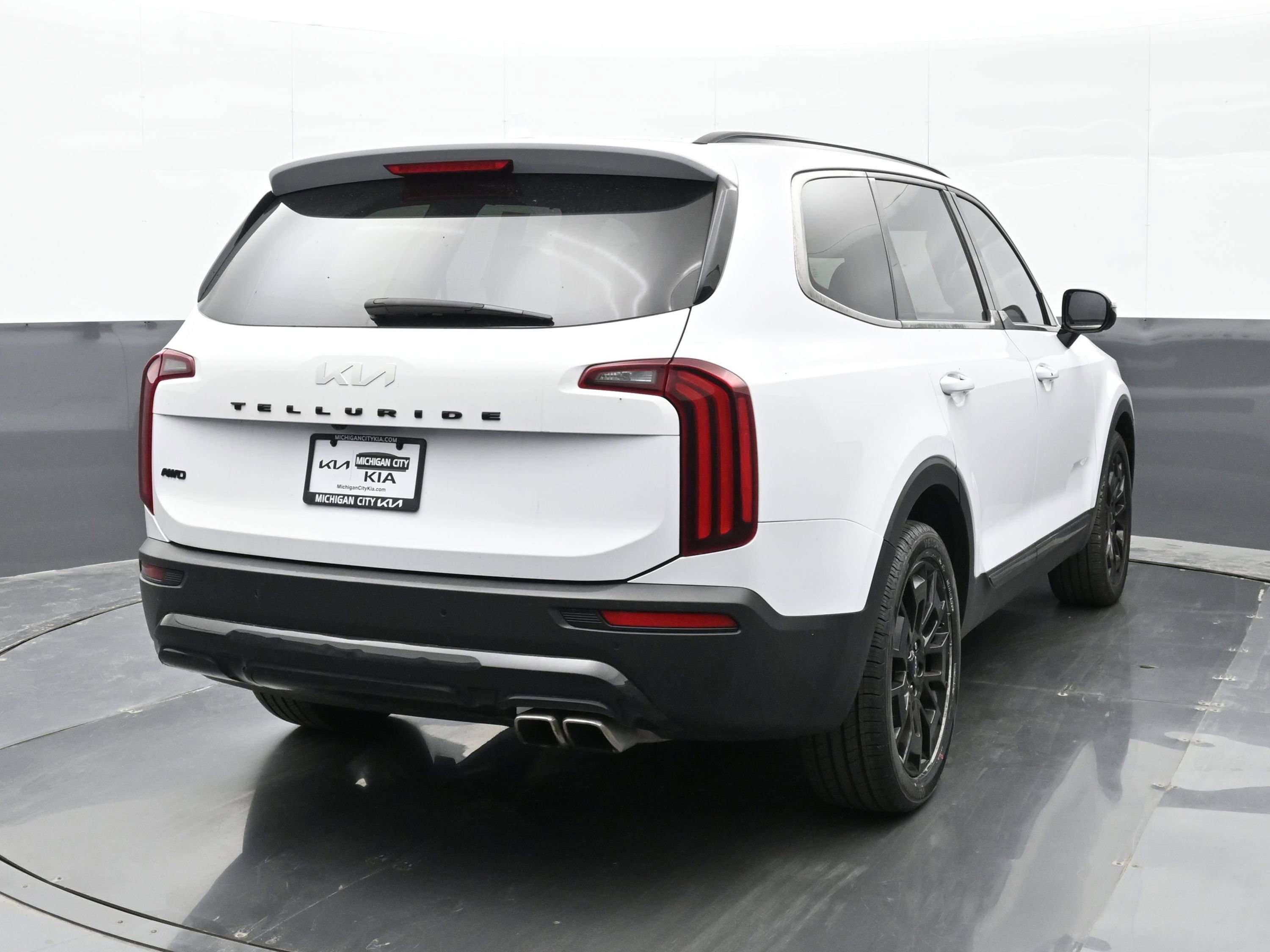 Used 2022 Kia Telluride SX w/ SX Prestige Package image 4