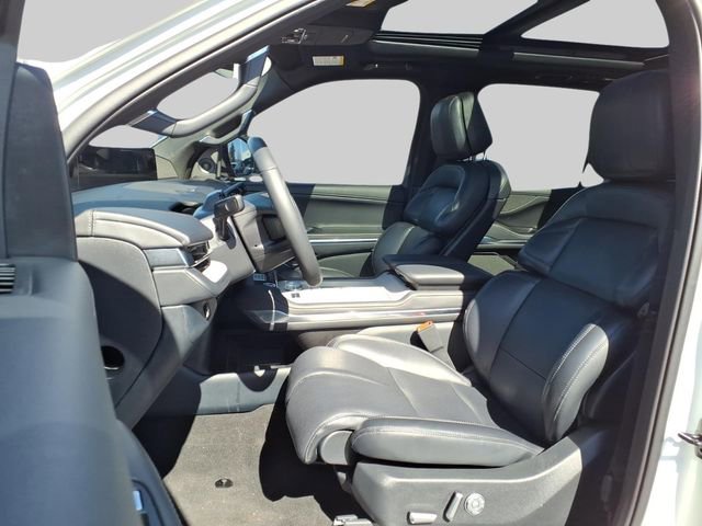 Used 2025 Lincoln Navigator Reserve w/ Jet Appearance Package AWD/4WD image 7