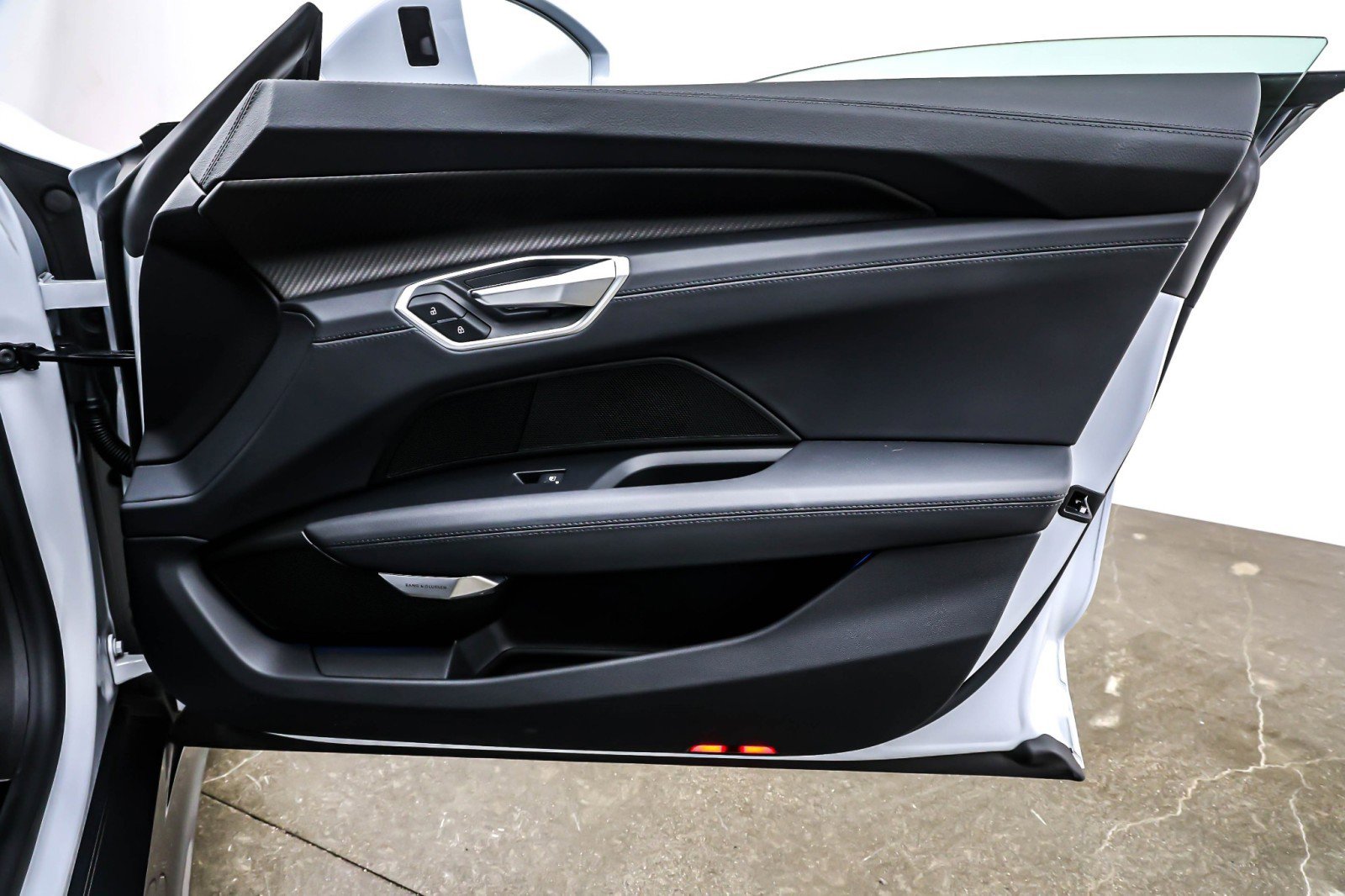 Used 2024 Audi e-tron GT Premium Plus image 23