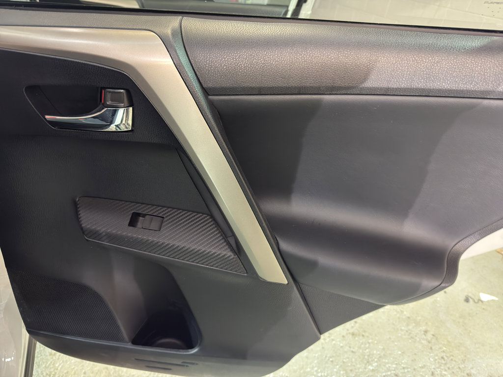 Used 2015 Toyota RAV4 Limited w/ Technology Package image 22