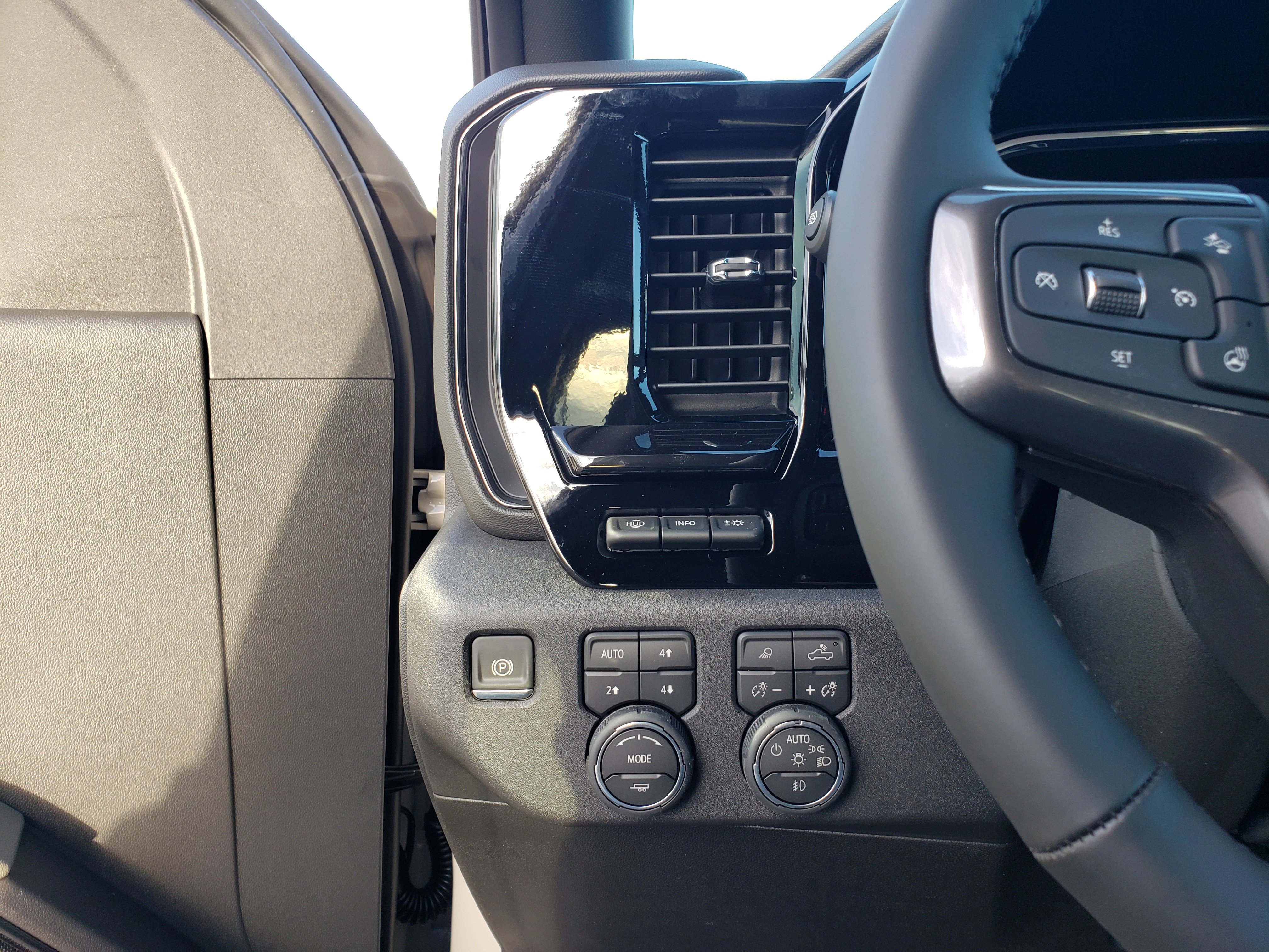 New 2026 Chevrolet Silverado 2500 ZR2 image 16