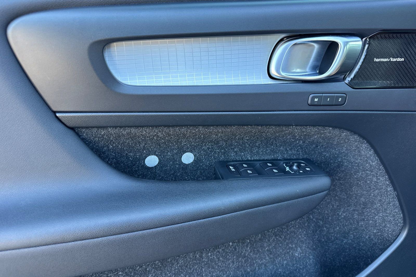 Used 2019 Volvo XC40 T5 Momentum image 12