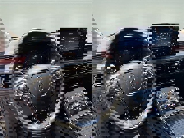 Used 2022 Lincoln Nautilus Reserve w/ Equipment Group 201A image 16