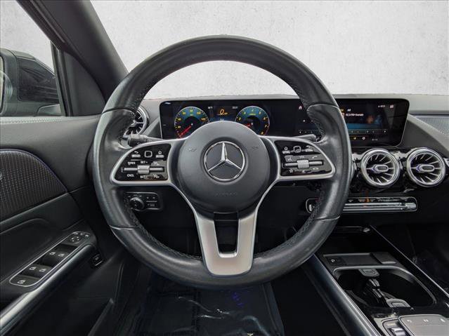 Used 2021 Mercedes-Benz GLA 250 4MATIC w/ Premium Package image 11