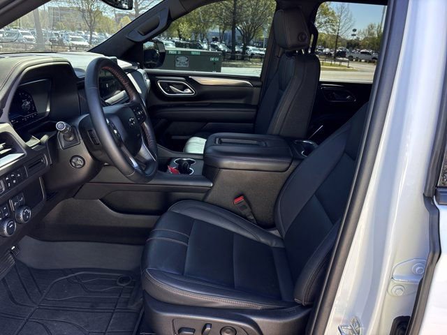 Used 2023 Chevrolet Suburban RST w/ Luxury Package image 17