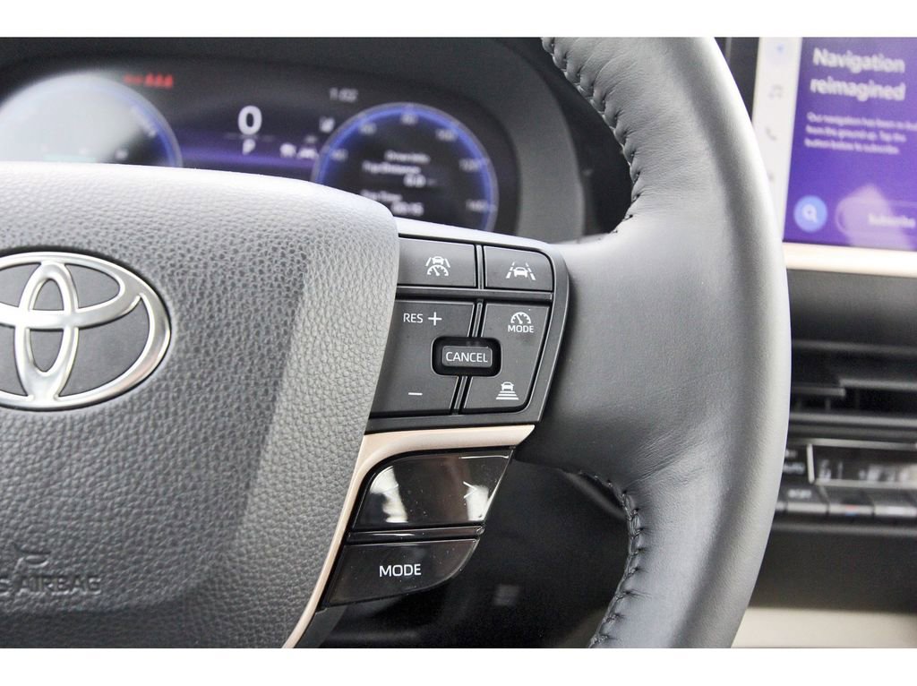 Used 2023 Toyota Crown Limited image 21