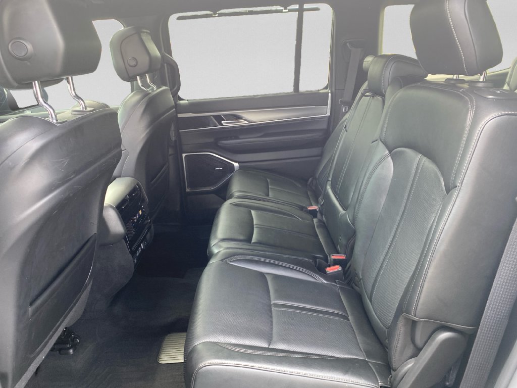 Used 2023 Jeep Wagoneer Series II RWD image 25