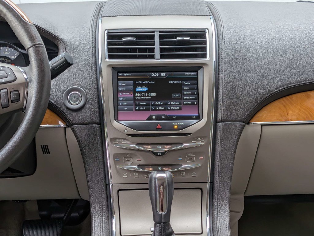 Used 2014 Lincoln MKX FWD w/ Walnut Swirl Wood Package image 17