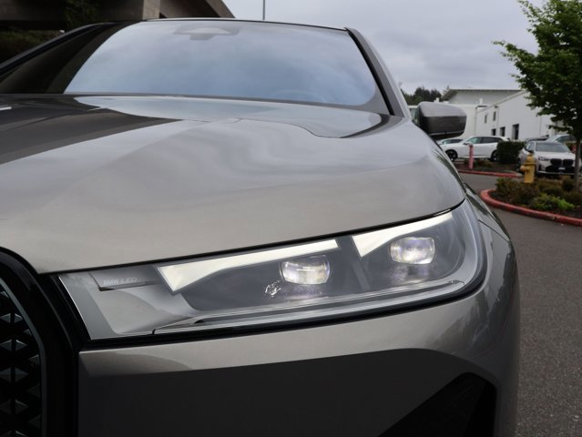 Used 2023 BMW iX xDrive50 w/ Sport Package AWD/4WD image 2