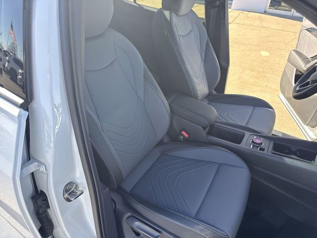 New 2026 Volkswagen Tiguan SE R-Line FWD image 29