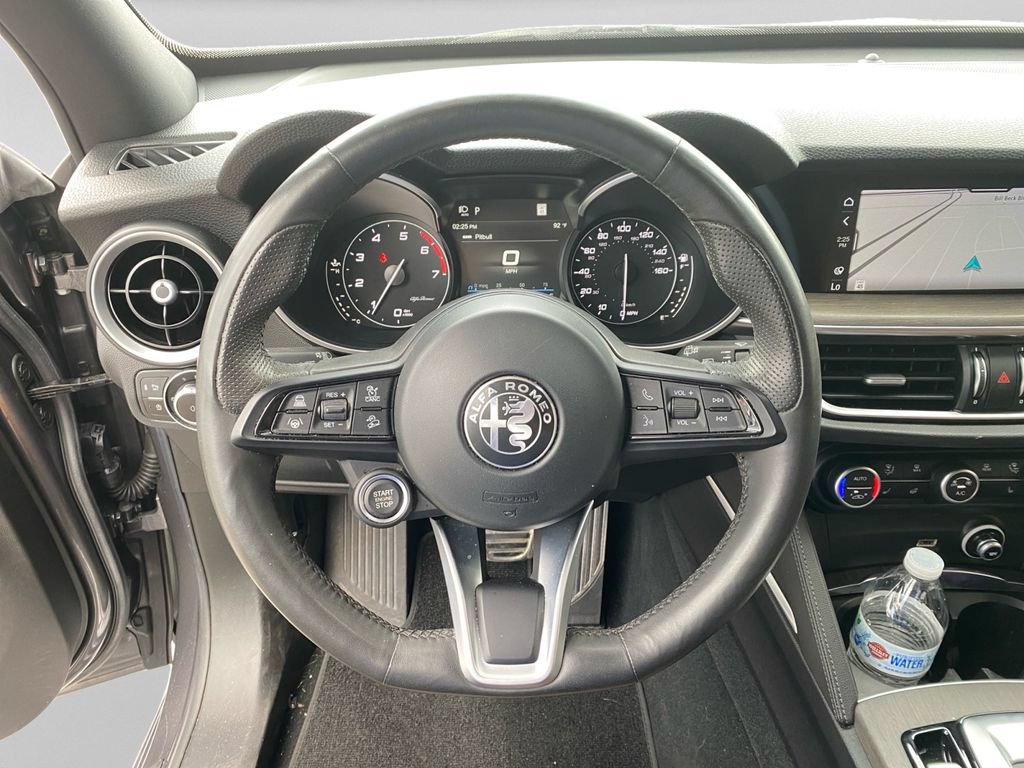 Used 2022 Alfa Romeo Stelvio Ti w/ Active Assist Plus Package AWD/4WD image 19