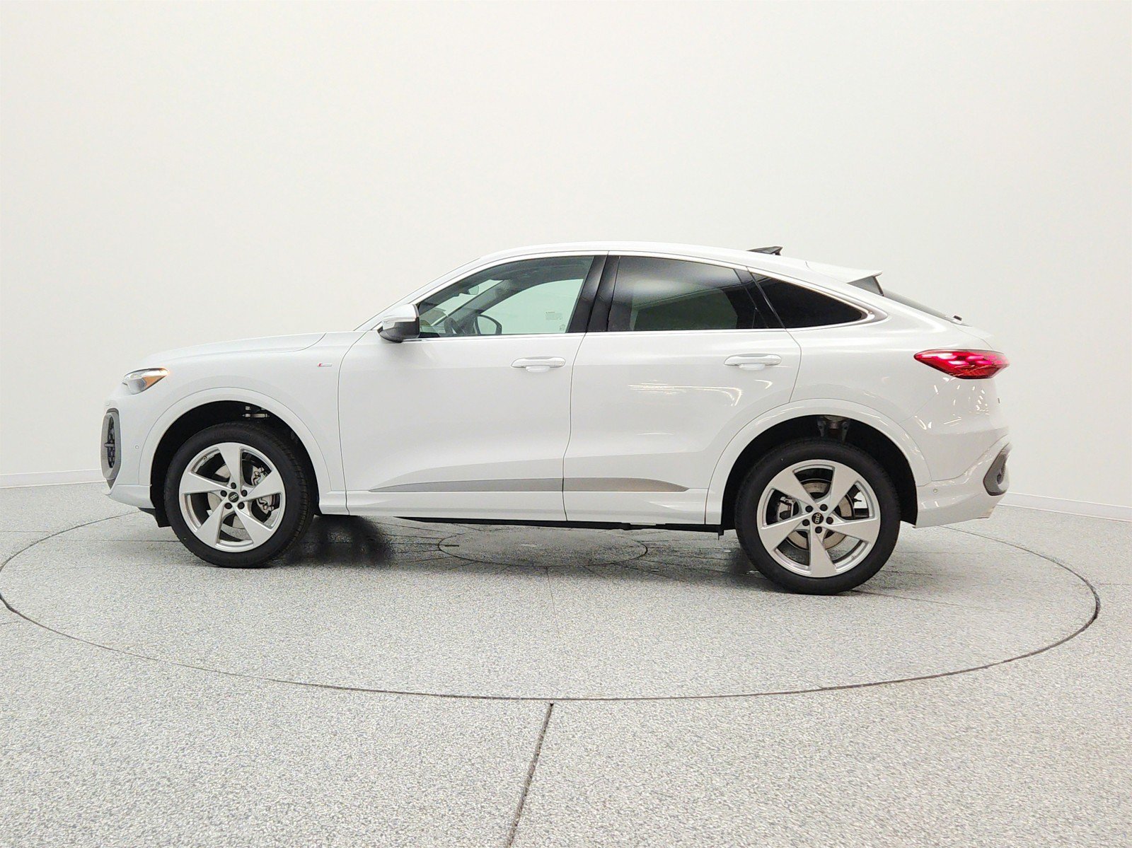 New 2026 Audi Q5 Premium Plus AWD/4WD image 8
