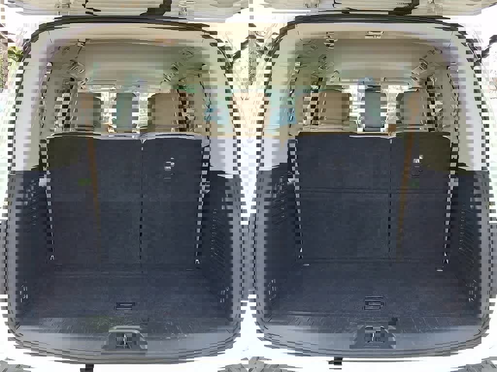 Used 2024 Nissan Armada SV image 32