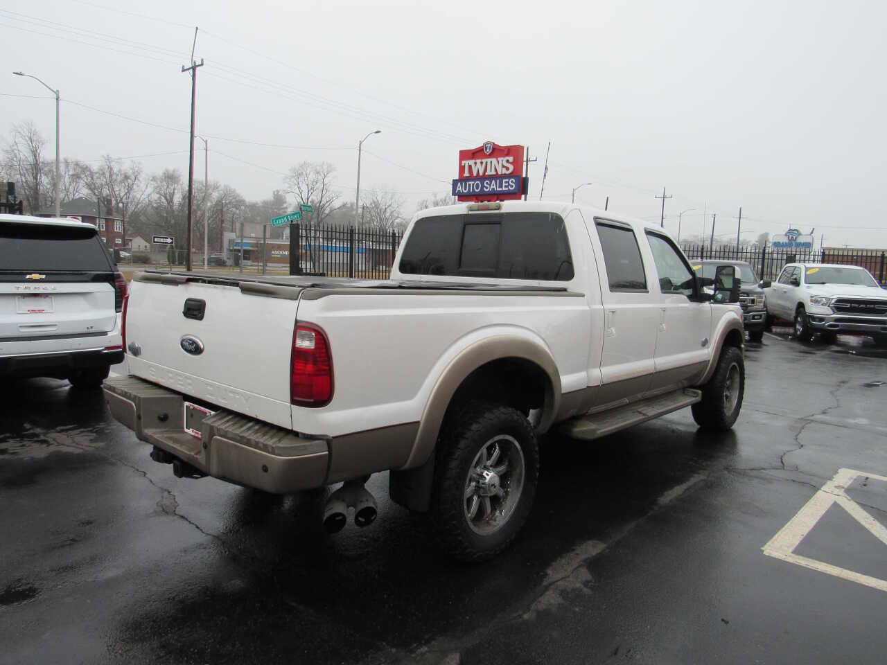 Used 2011 Ford F350 King Ranch image 6