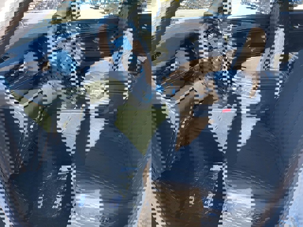 New 2025 Jeep Grand Cherokee L Laredo image 21