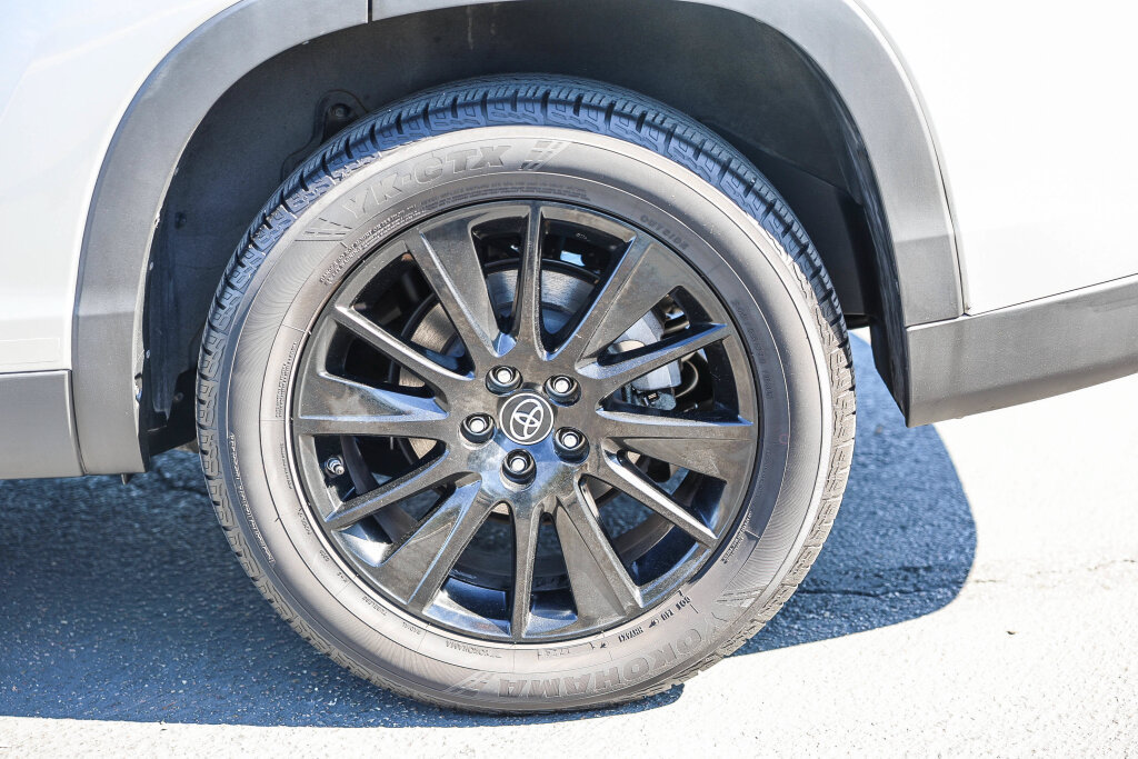 Used 2019 Toyota Highlander SE FWD image 31