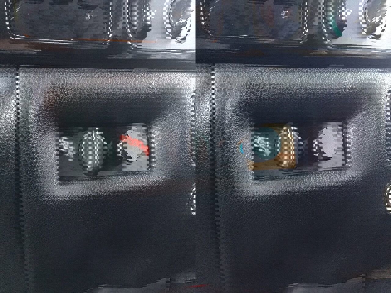 Used 2001 Ford Excursion XLT image 26