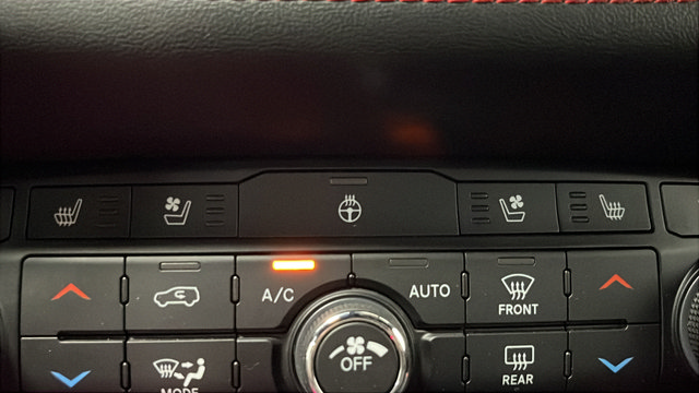 Used 2025 Dodge Durango GT AWD/4WD image 32