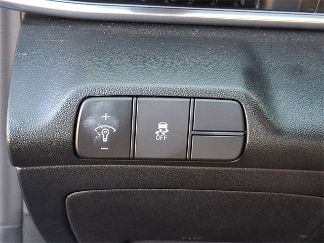 Used 2024 Hyundai Elantra SEL image 27