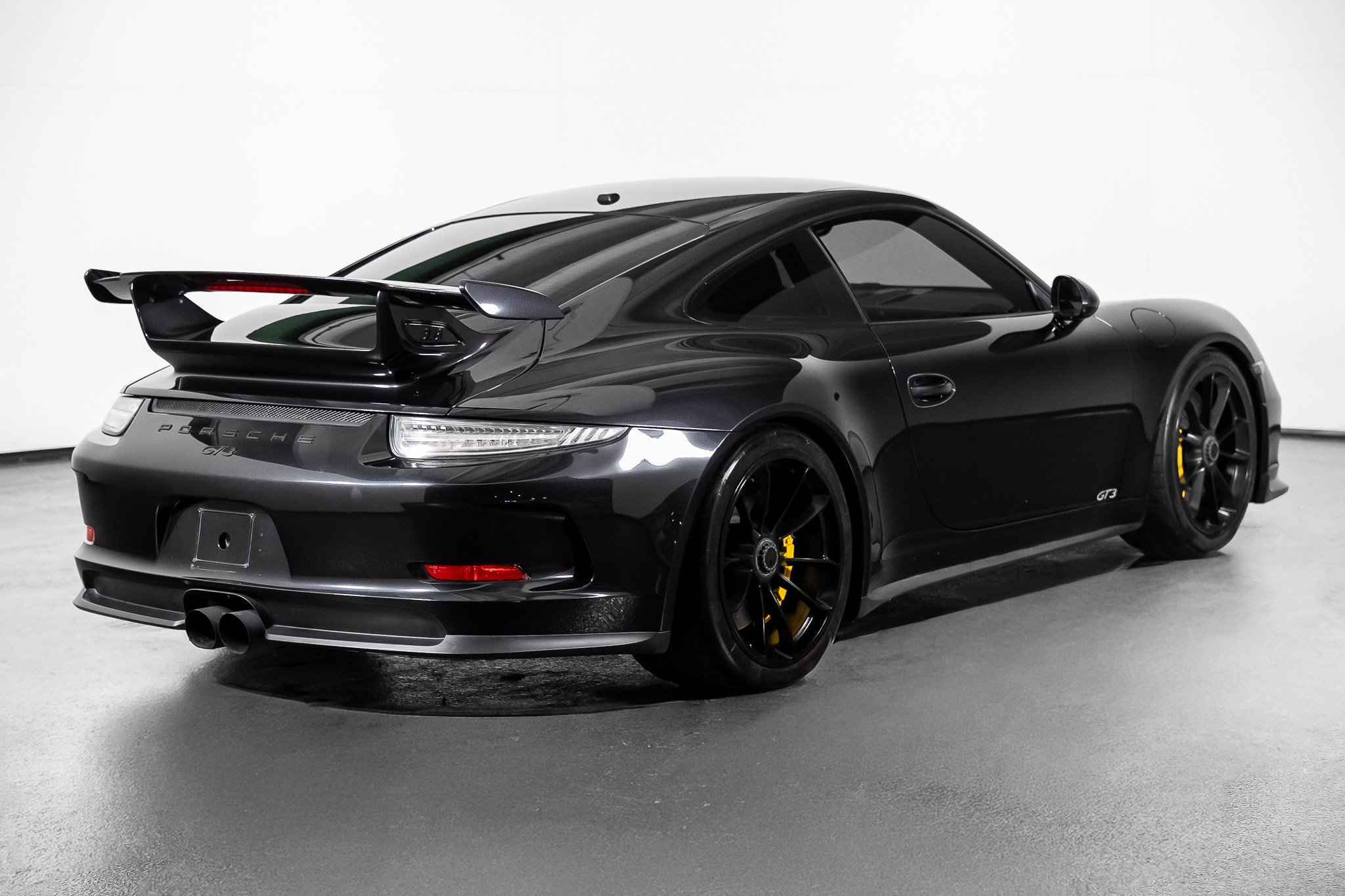 Used 2014 Porsche 911 GT3 w/ Sound Package Plus RWD image 35