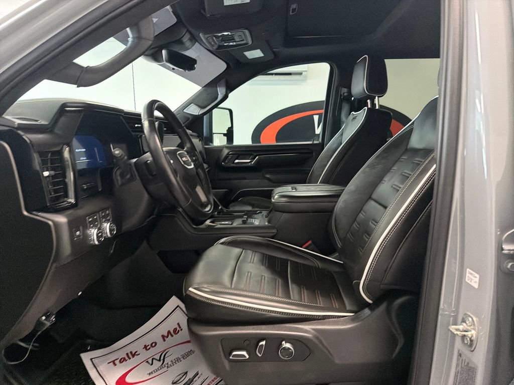Used 2025 GMC Sierra 2500 AT4X AWD/4WD image 10