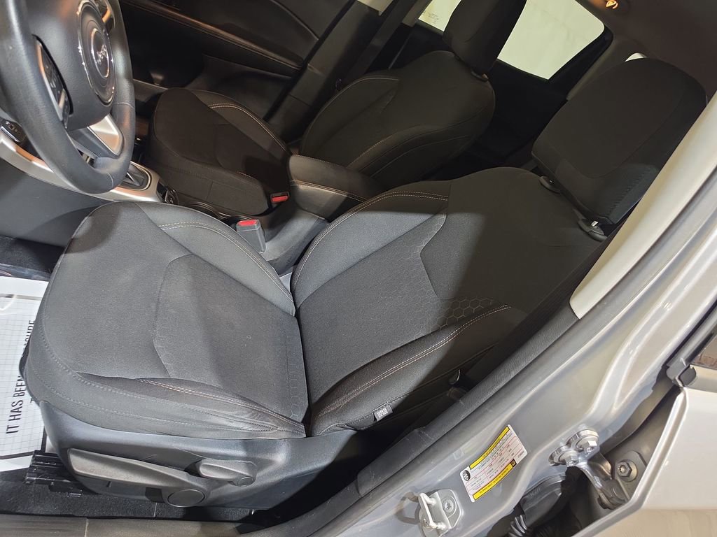 Used 2018 Jeep Compass Sport image 13