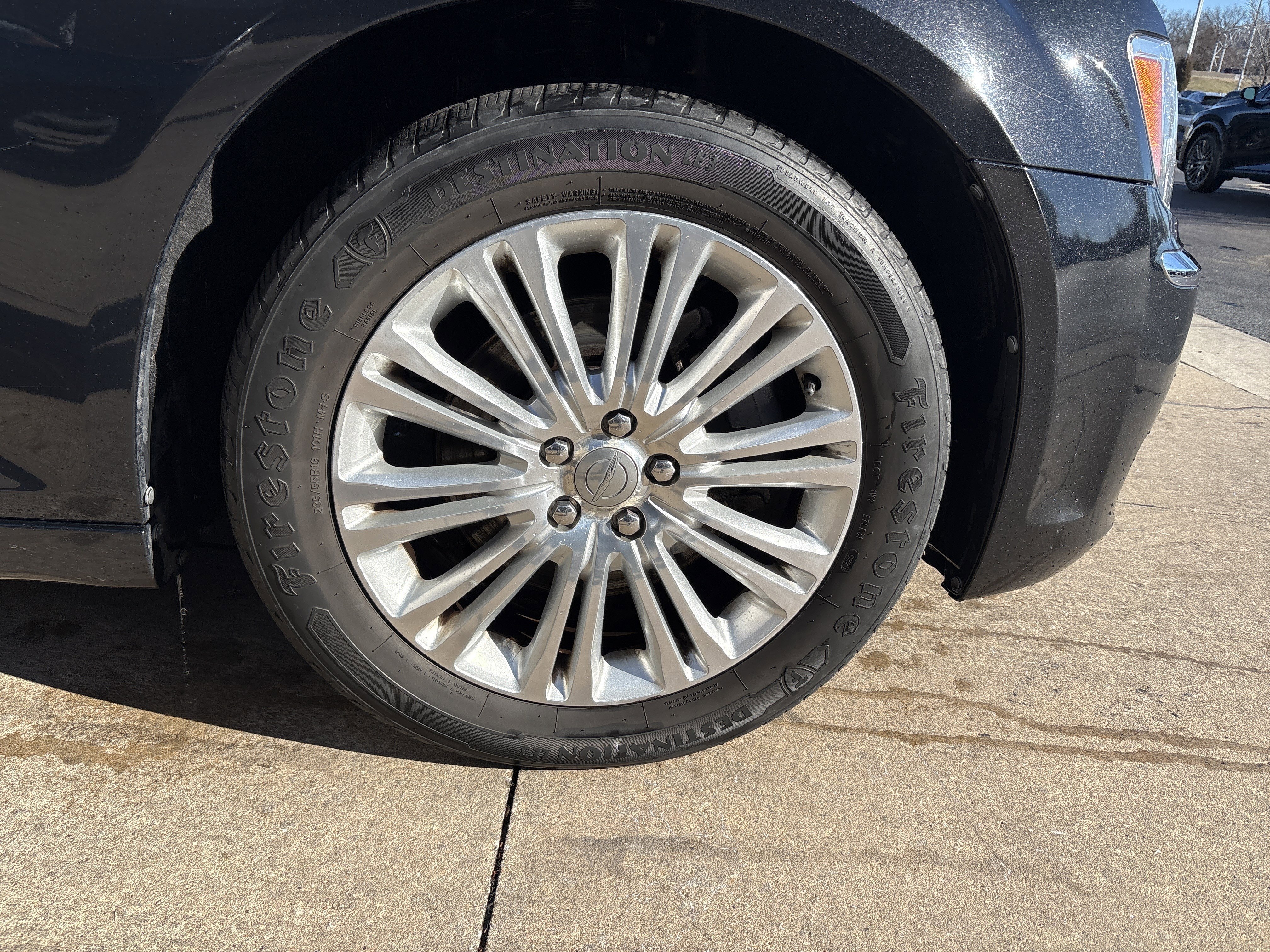 Used 2013 Chrysler 300 AWD w/ Driver Convenience Group image 11