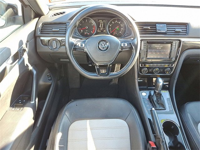 Used 2018 Volkswagen Passat 3.6 image 11