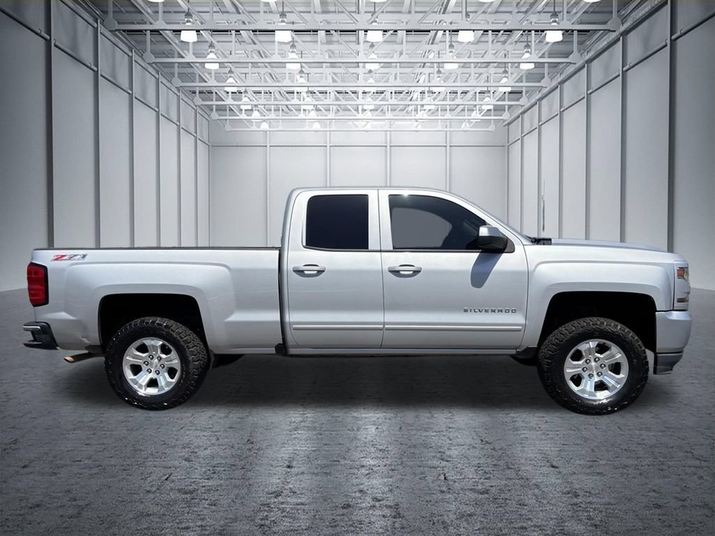 Used 2017 Chevrolet Silverado 1500 LT w/ All Star Edition AWD/4WD image 7