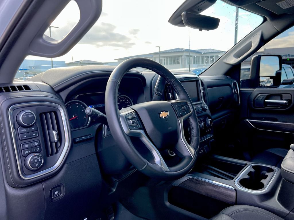 Used 2022 Chevrolet Silverado 3500 LTZ w/ LTZ Premium Package image 10