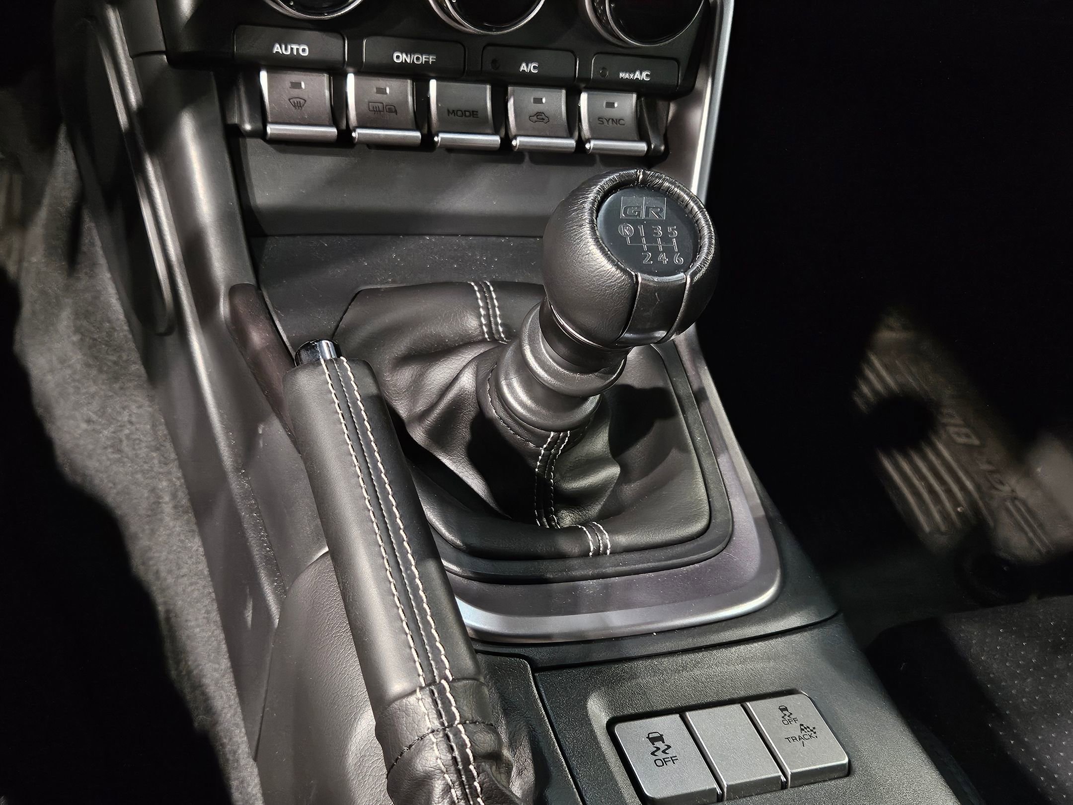 New 2025 Toyota GR86 Premium image 17