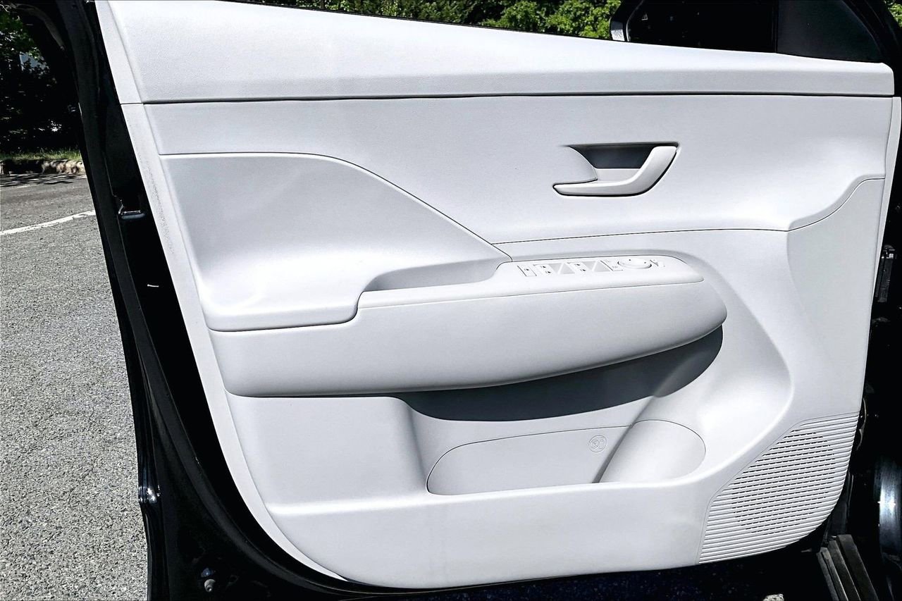 Used 2024 Hyundai Kona SEL FWD image 25