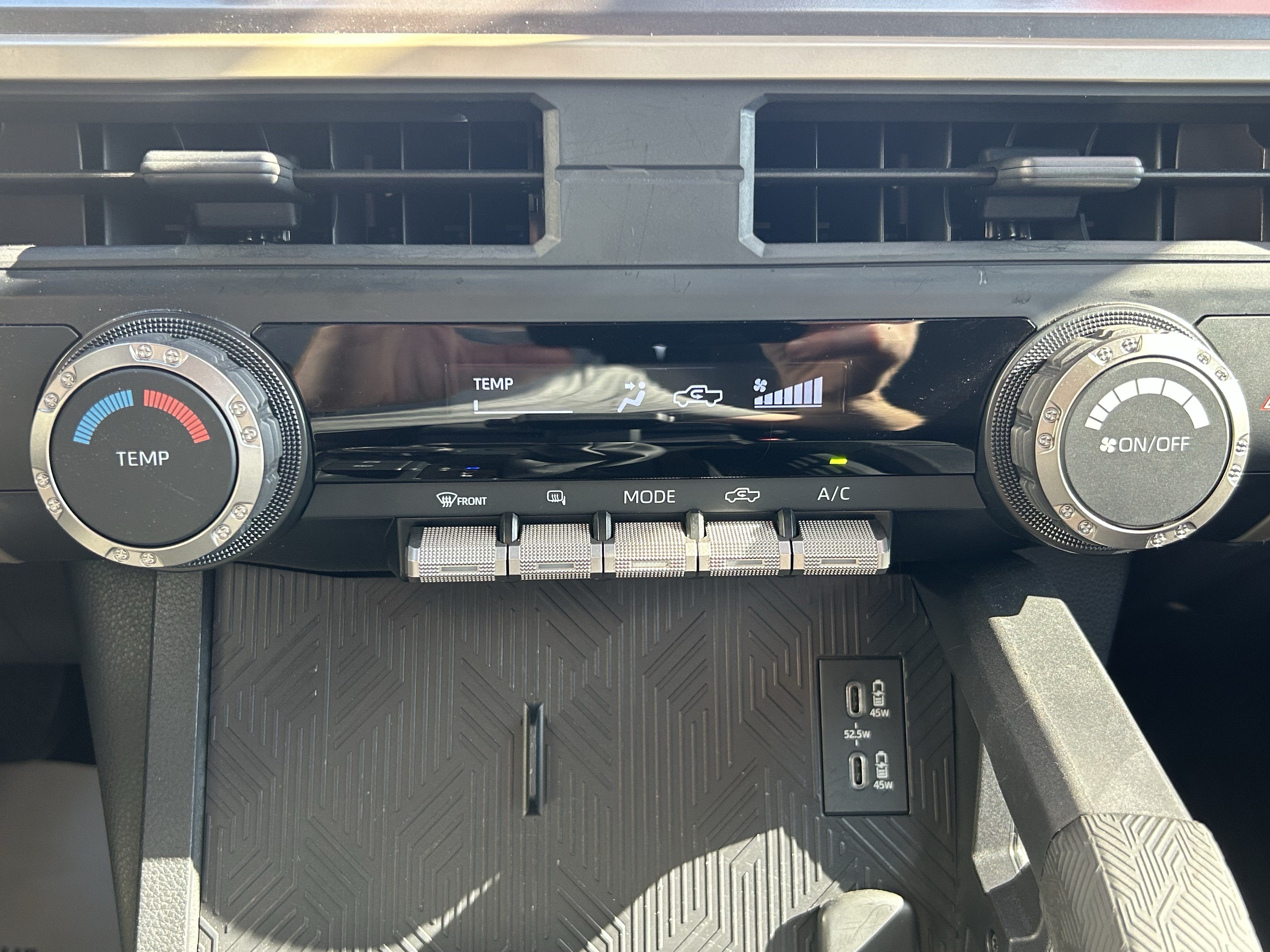 Certified 2025 Toyota Tacoma SR5 AWD/4WD image 27