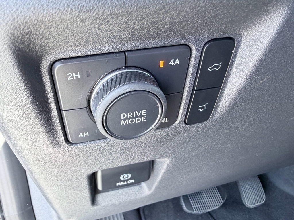 Used 2025 Ford Expedition Active AWD/4WD image 15
