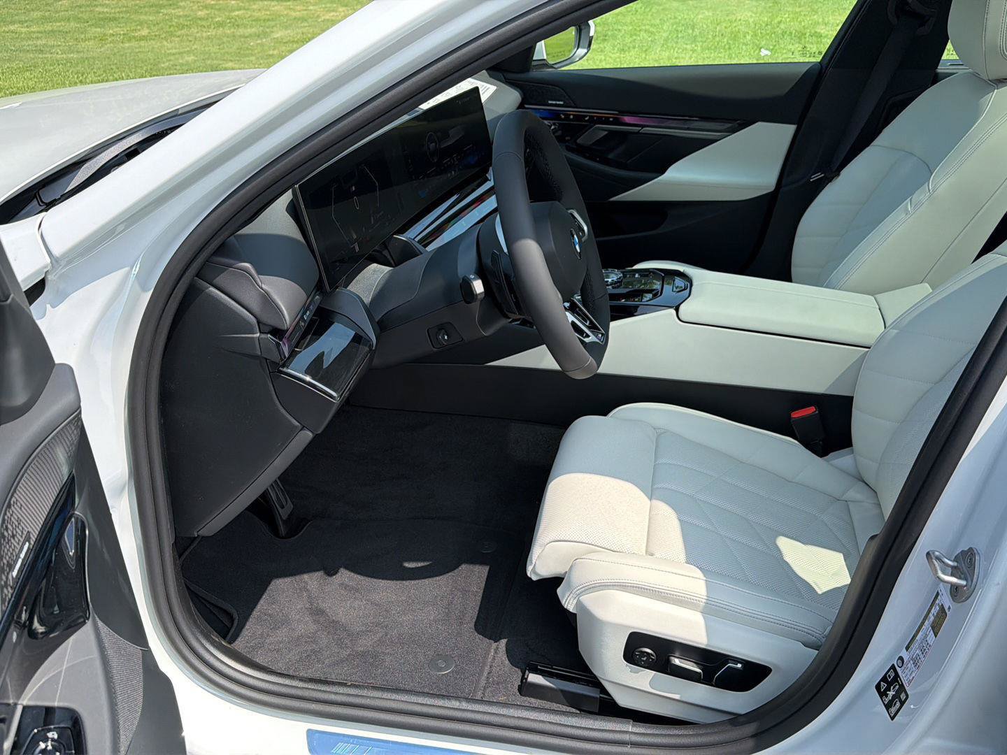 New 2027 BMW 540i xDrive w/ Executive Package AWD/4WD image 11