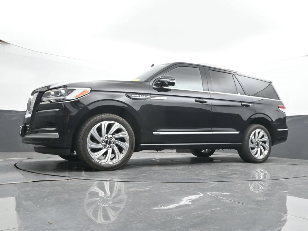 Used 2024 Lincoln Navigator Premiere AWD/4WD image 46
