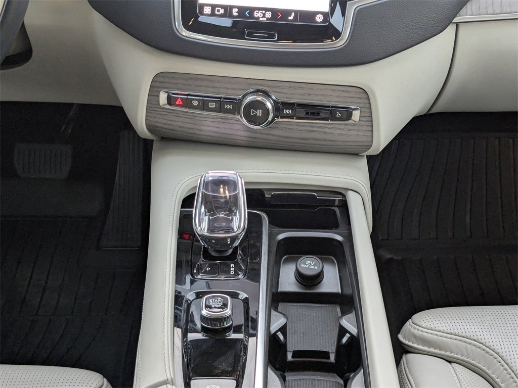 Certified 2023 Volvo XC90 B6 Ultimate w/ Protection Package Premier image 19