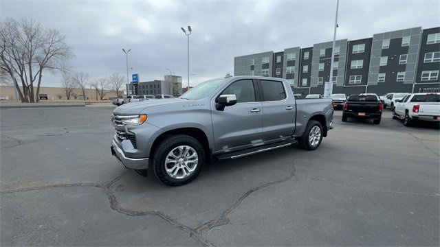 Used 2023 Chevrolet Silverado 1500 LTZ image 4