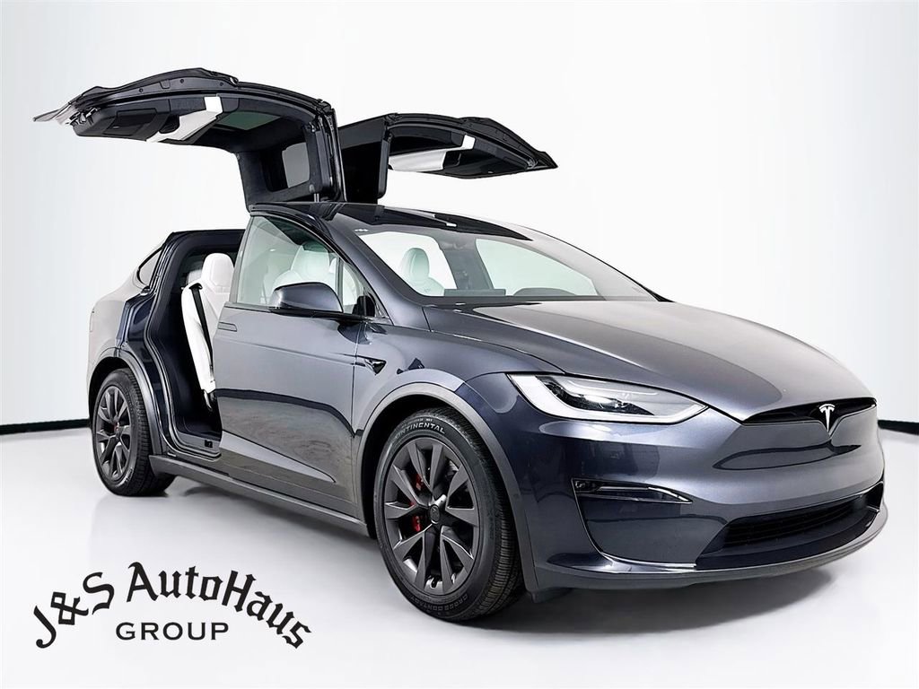 Used 2024 Tesla Model X Plaid image 1