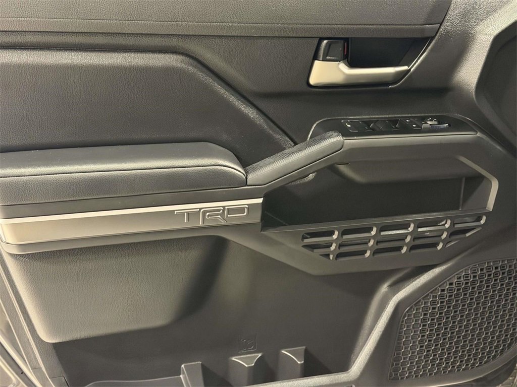 Used 2025 Toyota Tacoma TRD Sport image 14