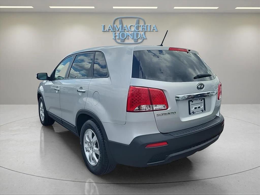 Used 2013 Kia Sorento LX AWD/4WD image 3