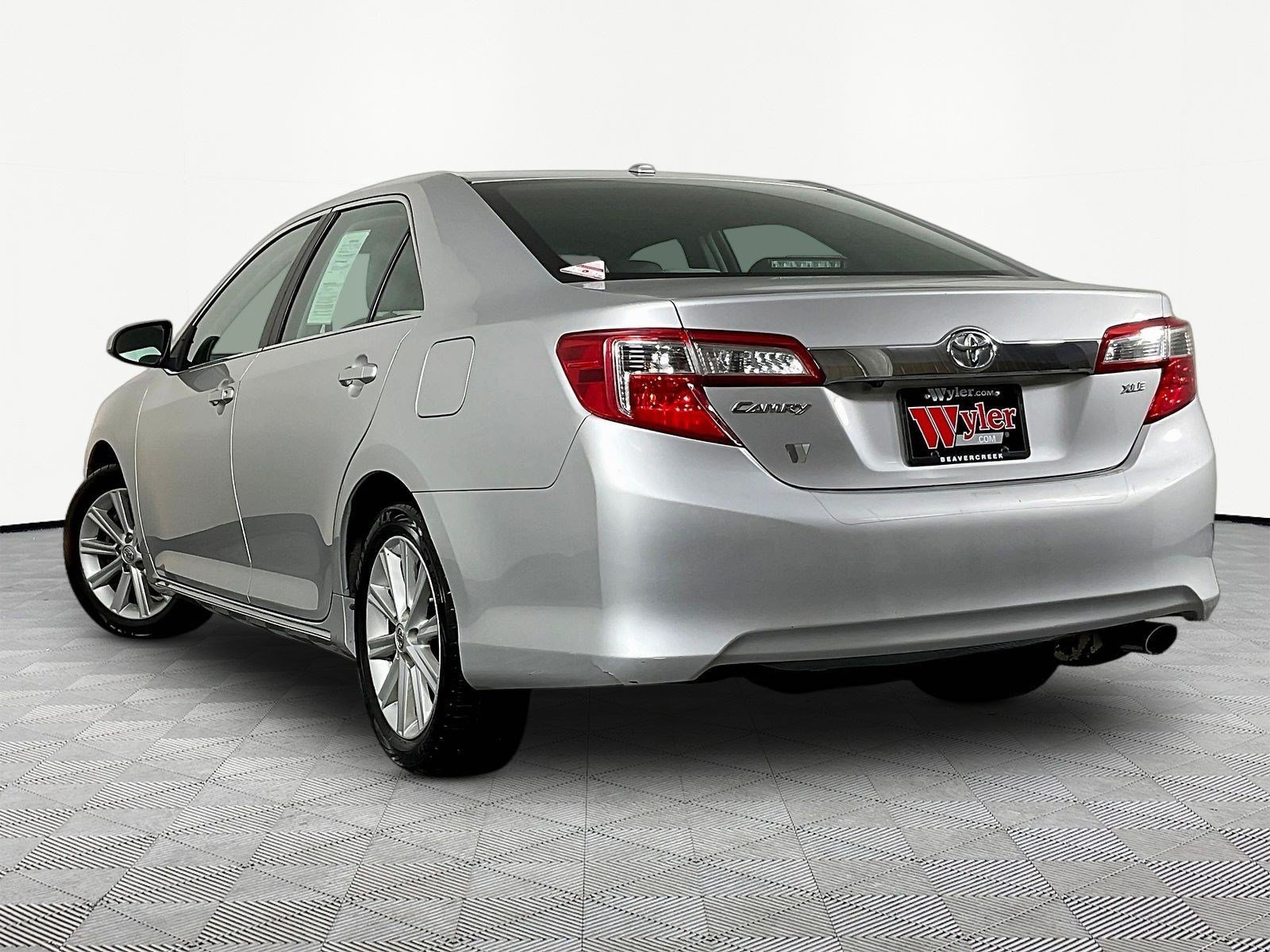 Used 2014 Toyota Camry XLE FWD image 4