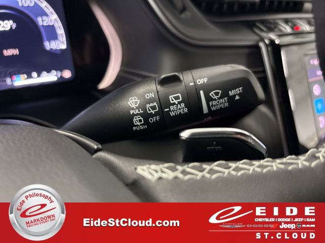 New 2025 Jeep Grand Cherokee Altitude image 41