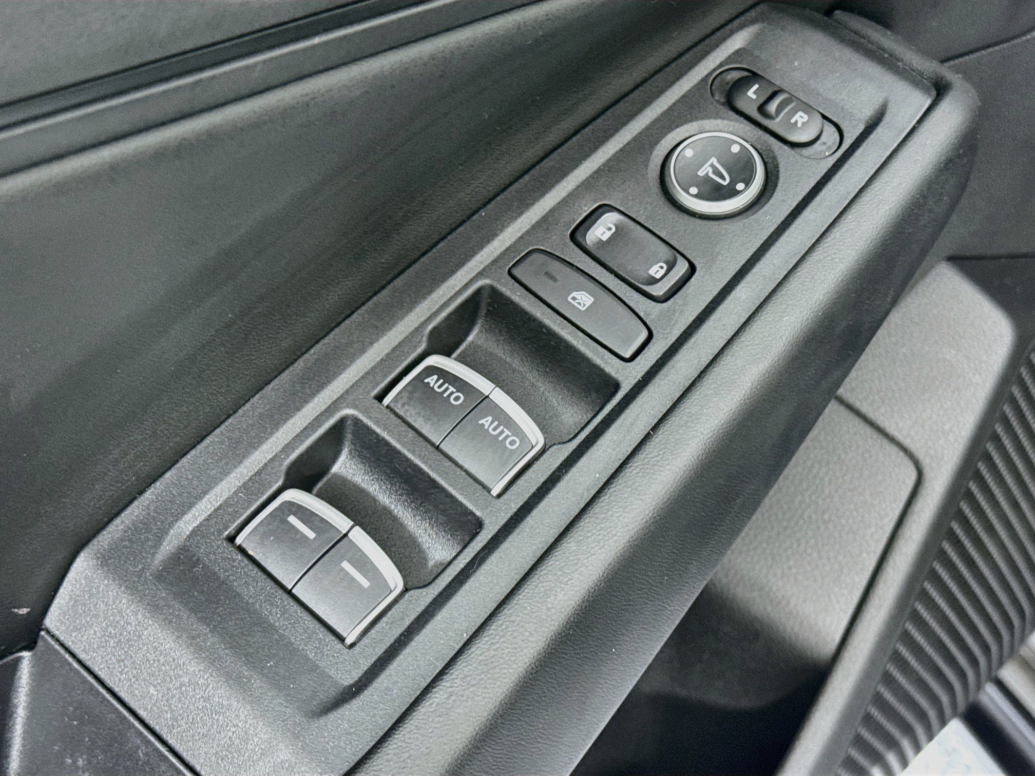 Certified 2025 Honda Accord SE image 17