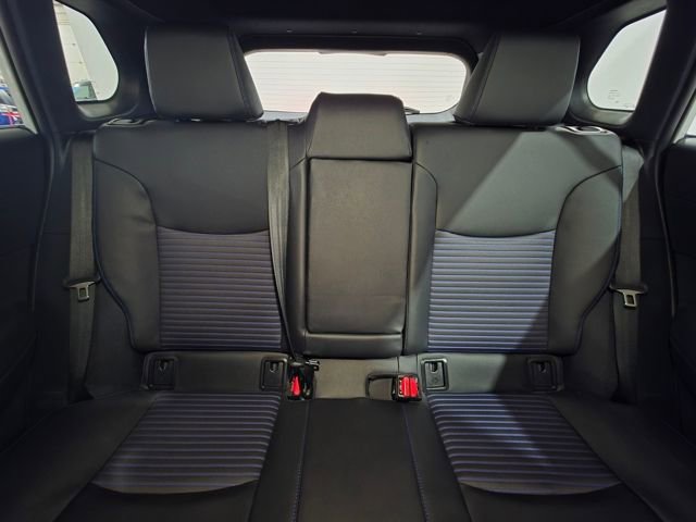 Used 2025 Toyota Corolla Cross XSE w/ Convenience Package image 15