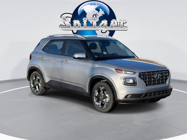 New 2025 Hyundai Venue SEL FWD image 2