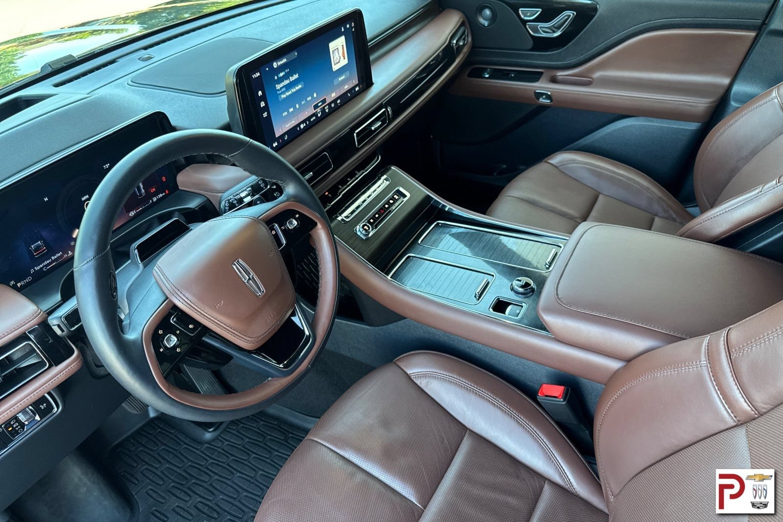 Used 2025 Lincoln Aviator Reserve AWD/4WD image 10