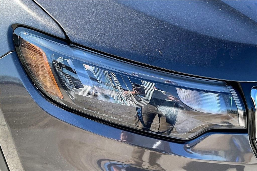 Used 2023 Jeep Compass Limited image 31